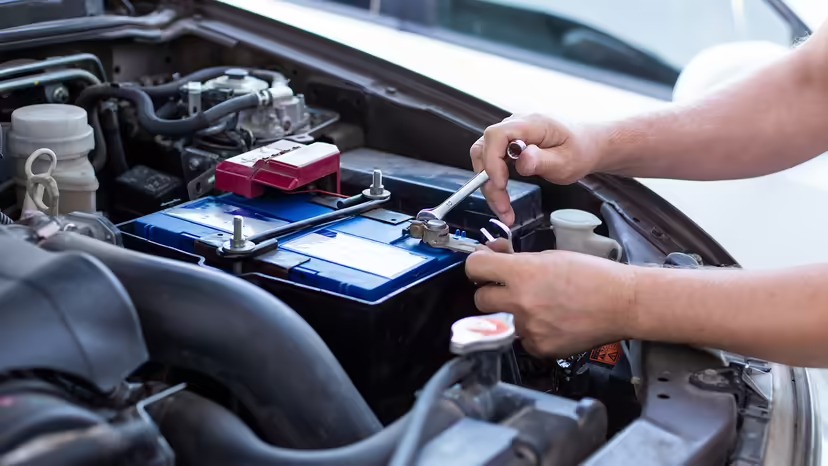 Bilde om Bytte av bilbatteri: Valg, installasjon og vedlikehold